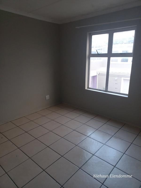 To Let 2 Bedroom Property for Rent in Guldenland Western Cape